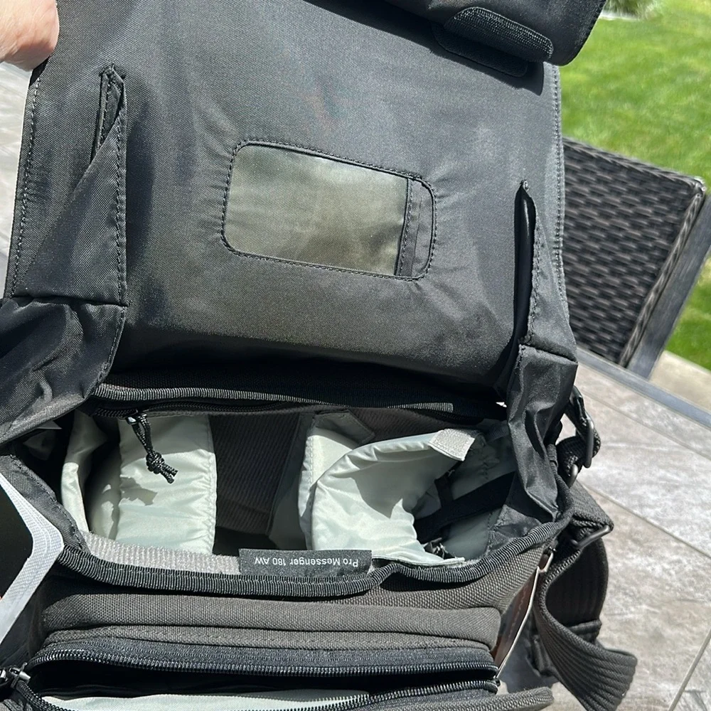 NWT - Lowepro PRO Messenger camera bag